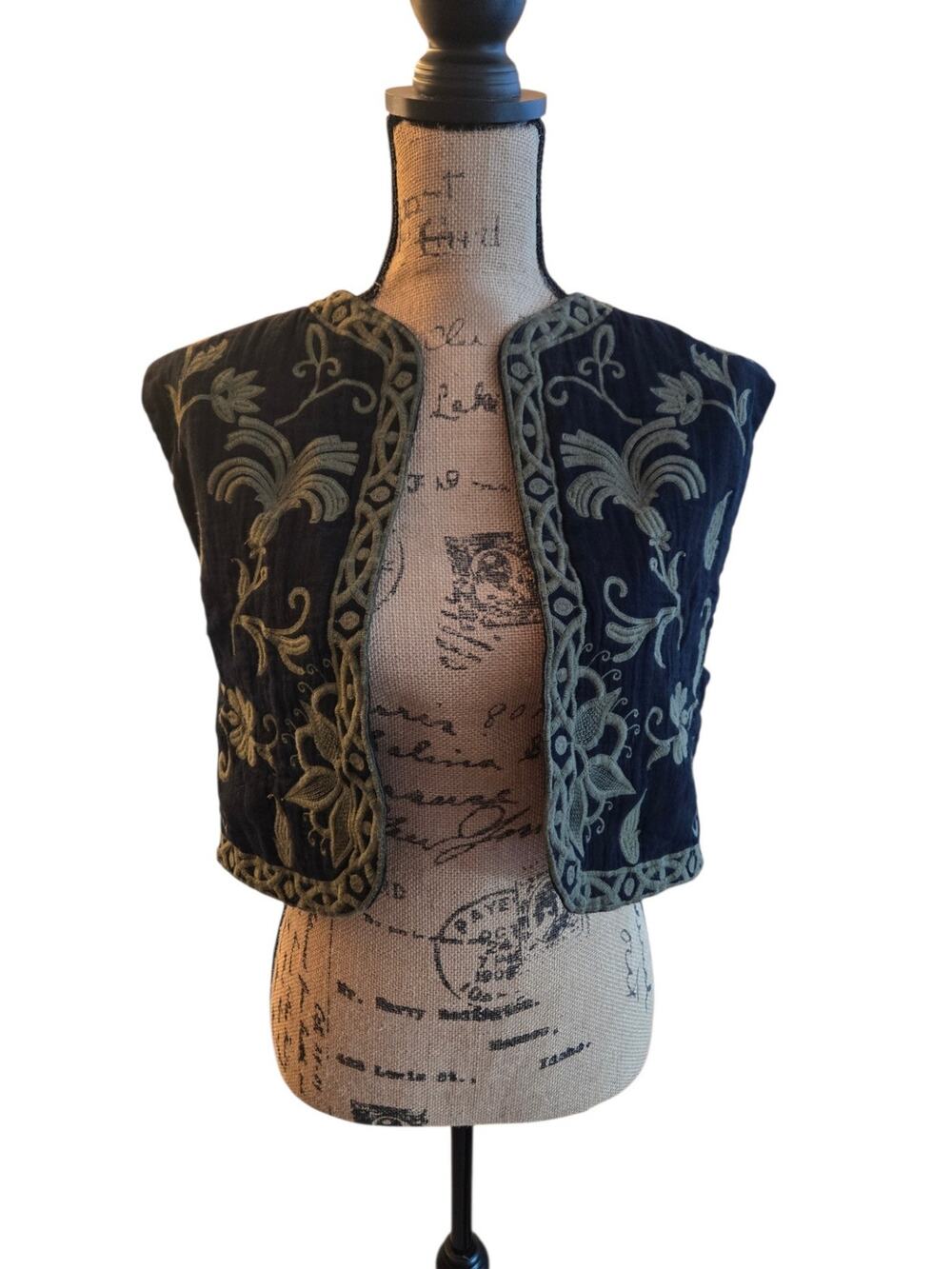 Zara vest, size xs